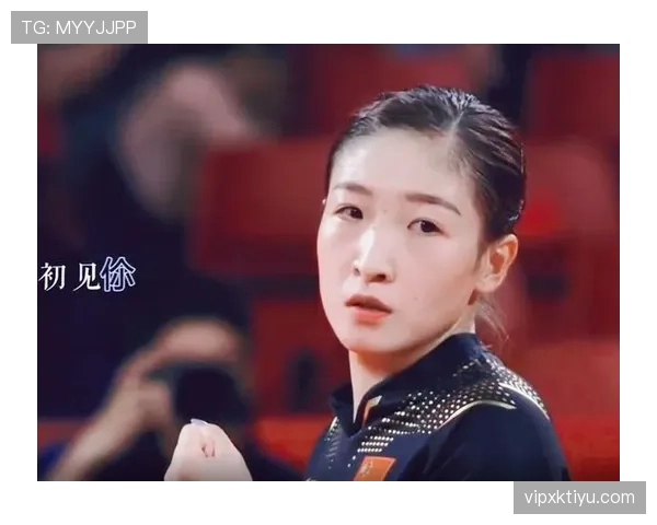 刘诗雯逛街随手一掏钱包像在开保险柜，结账那张脸比我银行卡余额还淡定